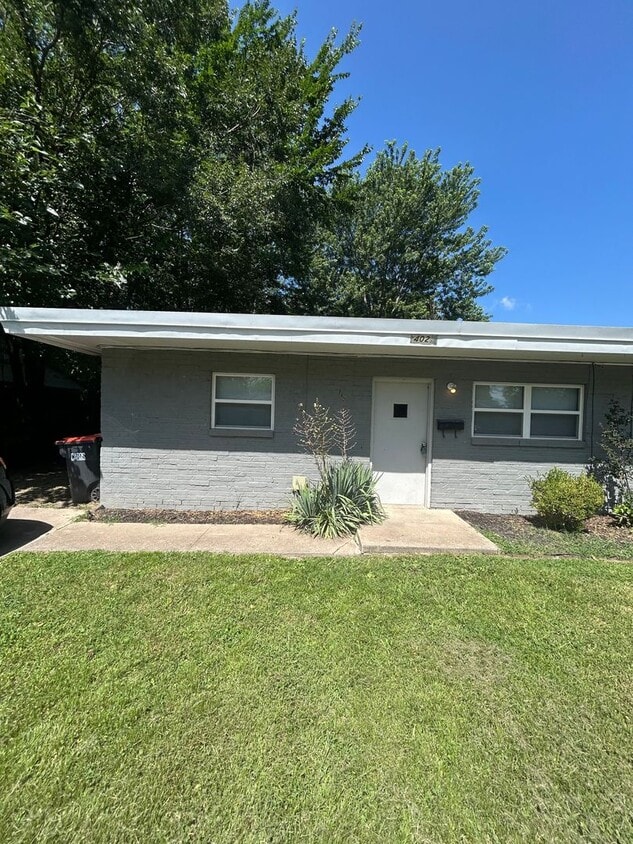 400-402 Dyer - 400-402 Dyer