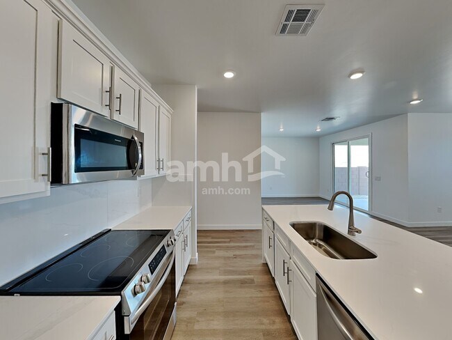 Foto del edificio - 12246 Thunder Creek Pky