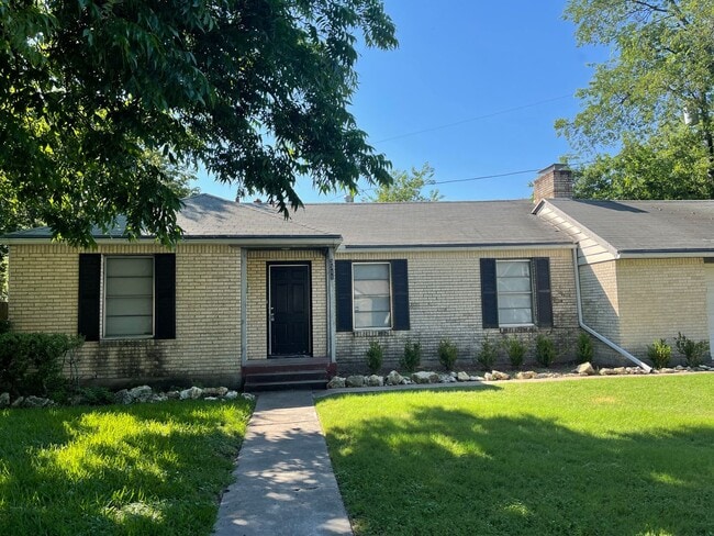 COMING SOON - 3 BEDROOM 2 BATH HOME IN TCU... - COMING SOON - 3 BEDROOM 2 BATH HOME IN TCU...