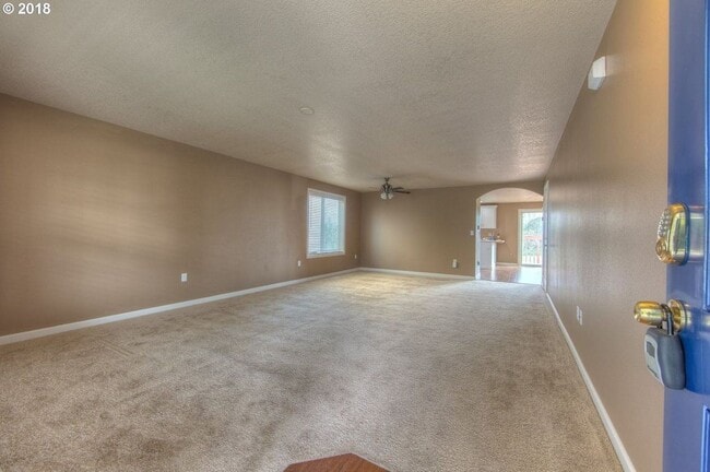 Building Photo - Spacious 4 Bedroom East County Home With C...