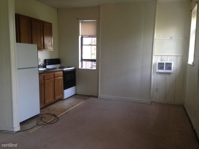 Building Photo - 3408 Parkview Ave