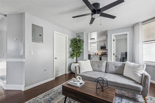 Foto del edificio - 450 Dunham Ave