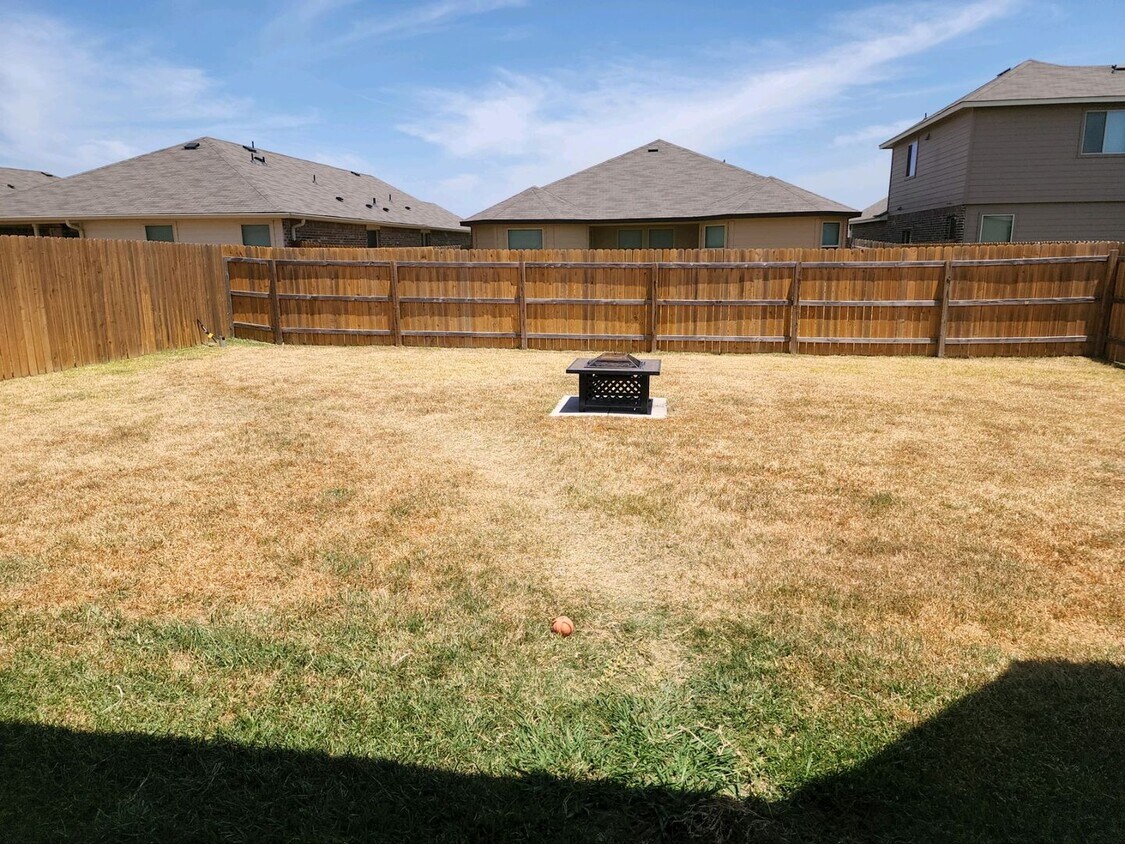 Primary Photo - 210 Highmore Ct