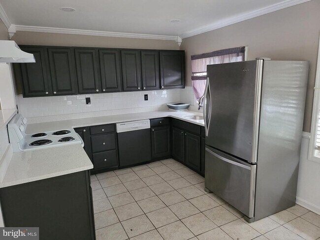 Building Photo - 31 Buttercup Ln