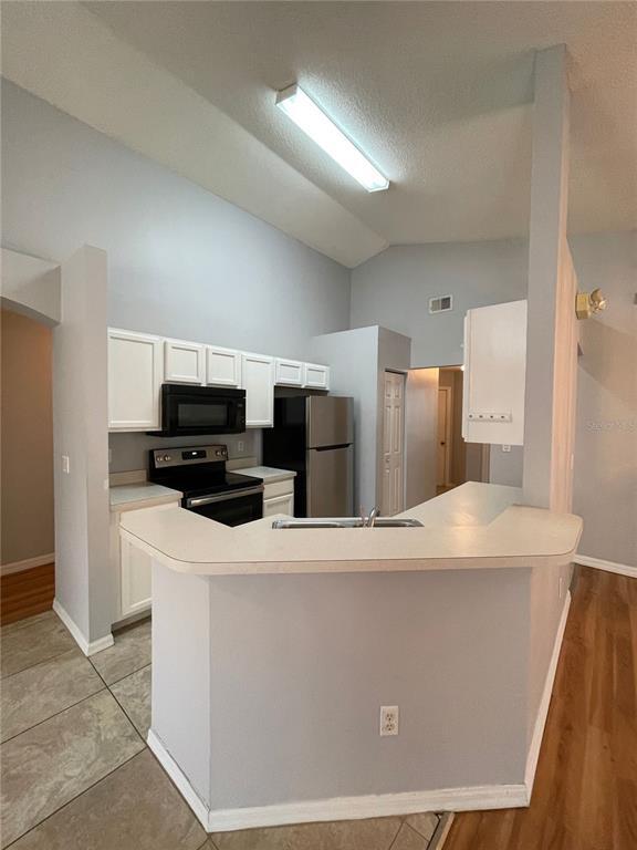 Building Photo - 2052 Hemingway Ave