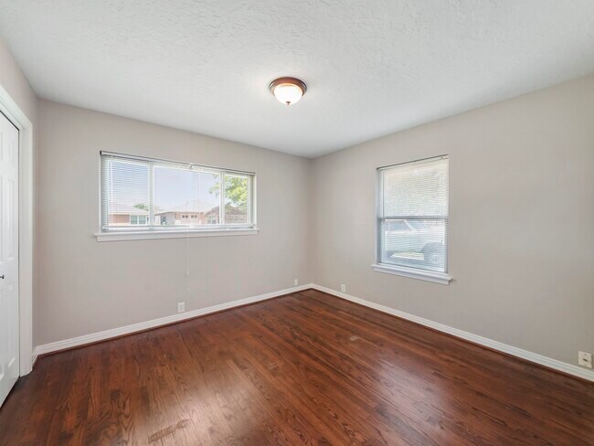 Foto del edificio - 1115 W 31st St