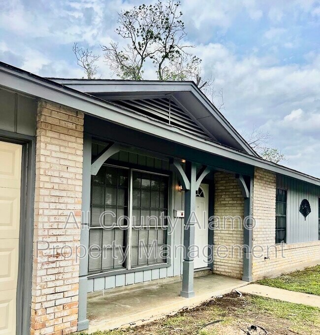 Foto del edificio - 4923 Creekmoor Dr
