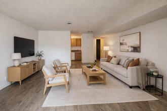 Building Photo - 995 Holli Springs Ln