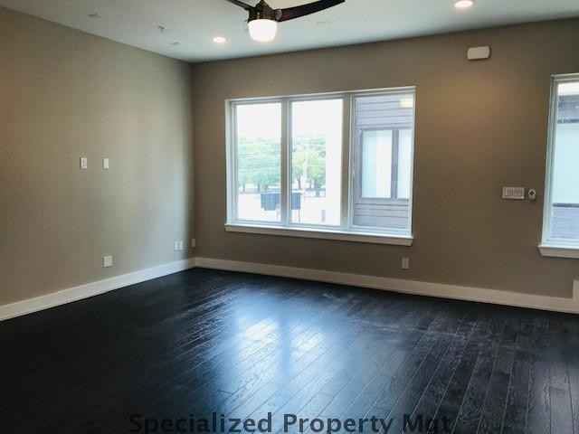 Foto del edificio - 4060 Spring Valley Rd