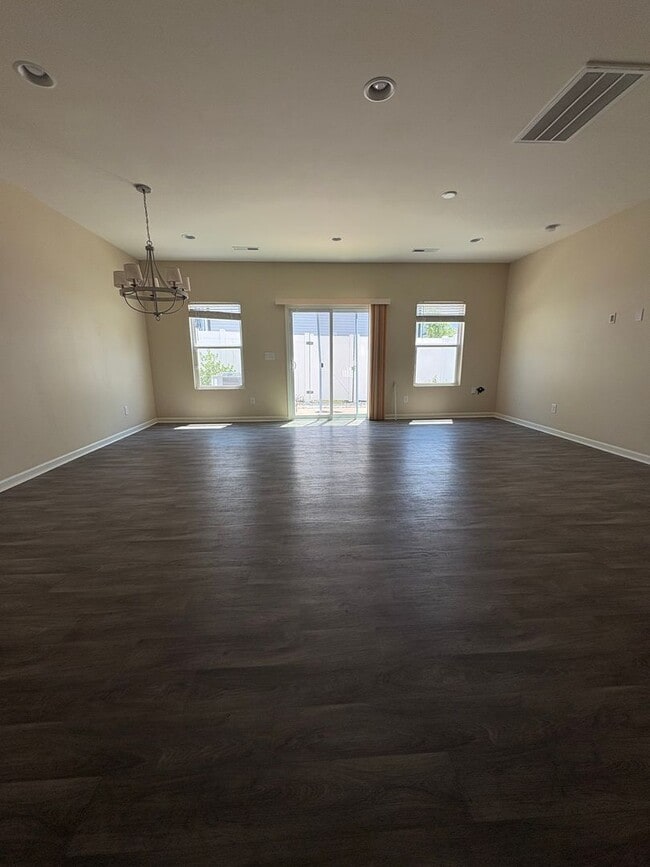 Building Photo - 3BR/2.5BA Townshoue in Mallard Creek