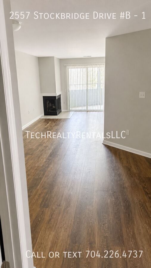 Building Photo - 2557 Stockbridge Dr