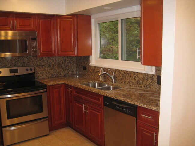 Building Photo - 437 Ferndale Ct