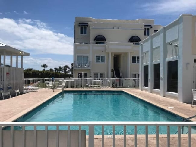 Foto del edificio - 8600 Ridgewood Ave