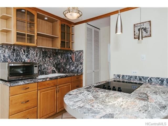 Foto del edificio - 320 Liliuokalani Ave