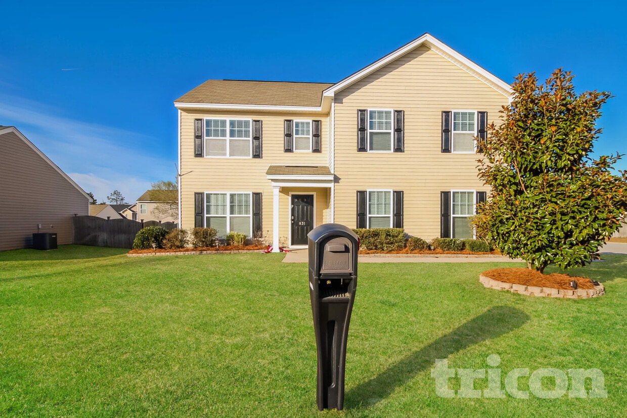 Foto principal - 831 Dovefield Ln