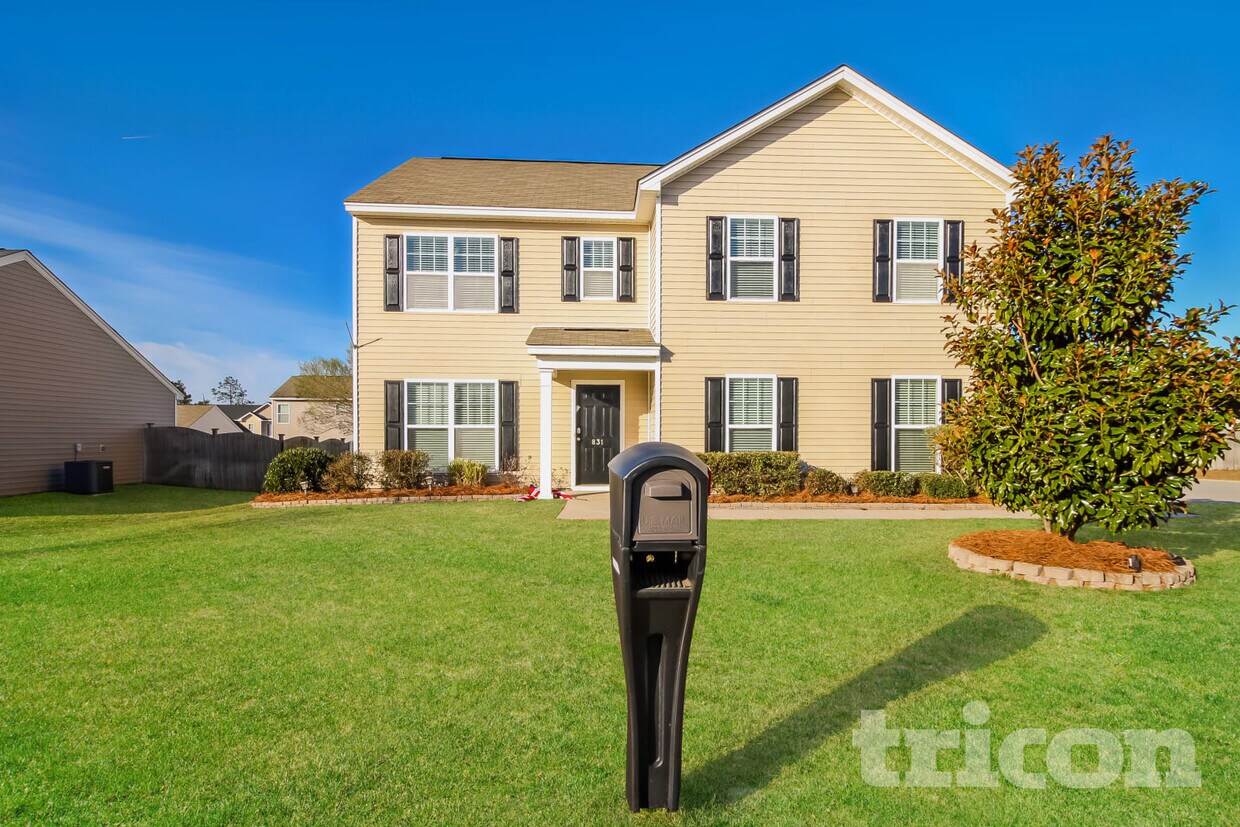 Primary Photo - 831 Dovefield Ln