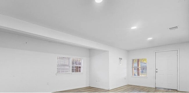 Building Photo - 3537 S Laredo St