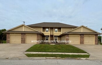 Building Photo - 512 Sky Vue Dr