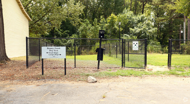 Building Photo - Waters at Berryhill