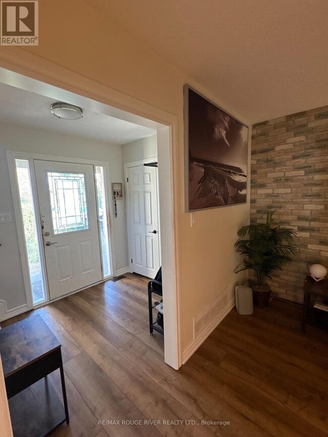 Building Photo - 632 Balsam Crescent