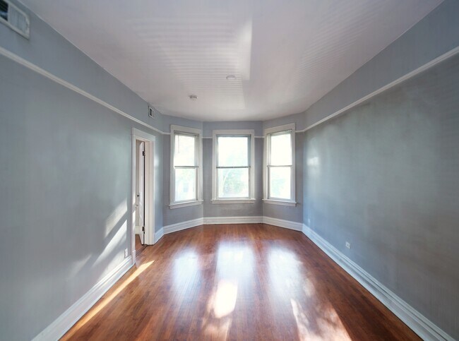 Foto del edificio - 3240 N Whipple St