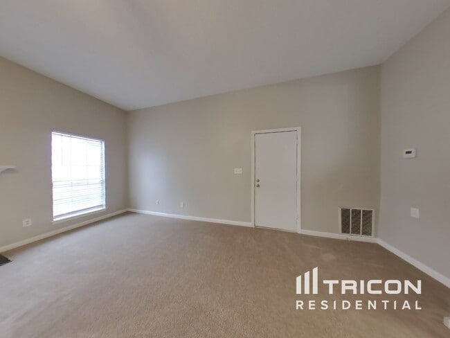 Building Photo - 6438 Rebecca Way Lithonia GA