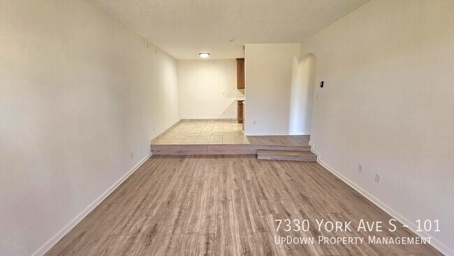 Foto del edificio - 7330 York Ave S