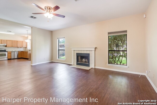 Building Photo - 4 br, 2.5 bath House - 1422 Canyon Parke