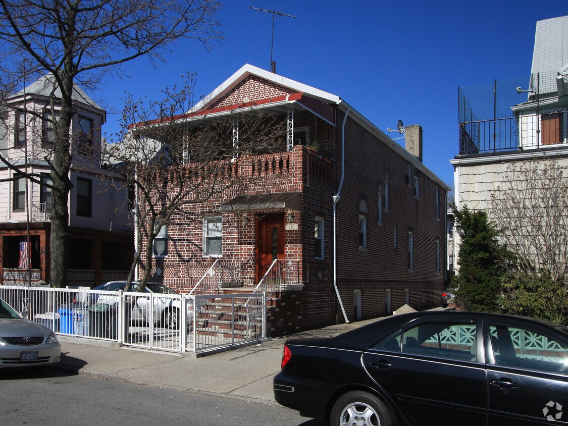 Building Photo - 140 Bay 26th St