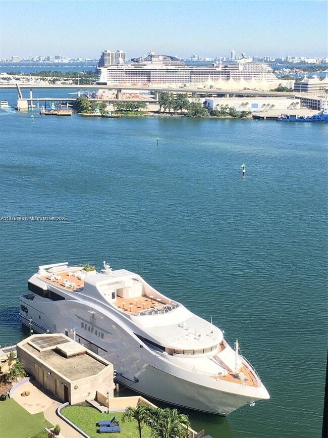 Building Photo - 335 S Biscayne Blvd