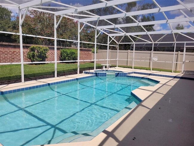 Foto del edificio - 2735 Eagle Lake Dr