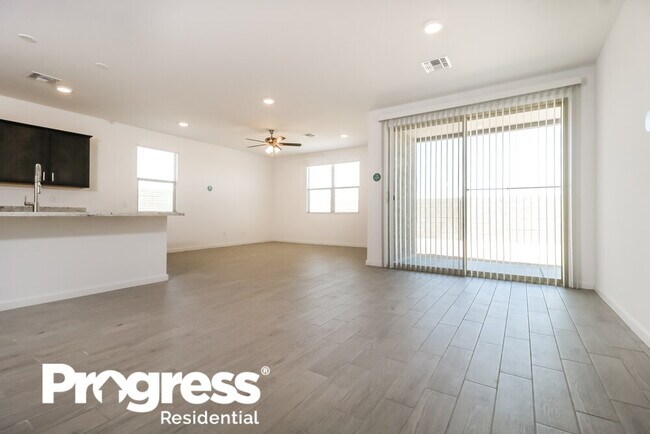 Foto del edificio - 5939 N 201st Ln