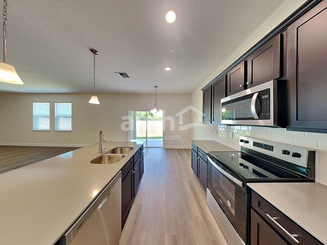 Building Photo - 1054 Heavenly Dr