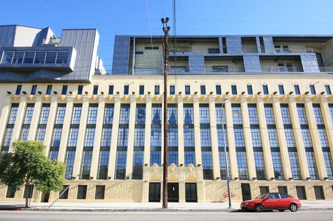 Building Photo - 200 N San Fernando Rd