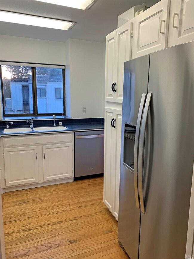 Foto del edificio - 539 S Eliseo Dr