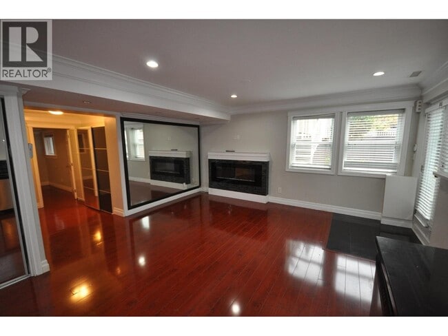 Building Photo - 1620 SW Marine Dr