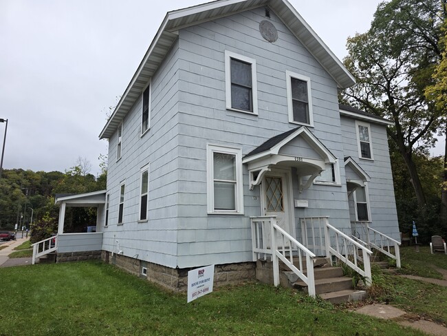 Building Photo - 1201 S Farwell St