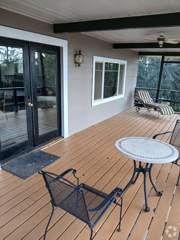 Building Photo - 17501 Tannery Ln