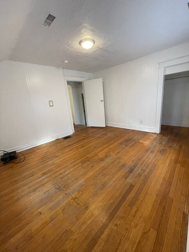 Foto del edificio - 211 Ballard St