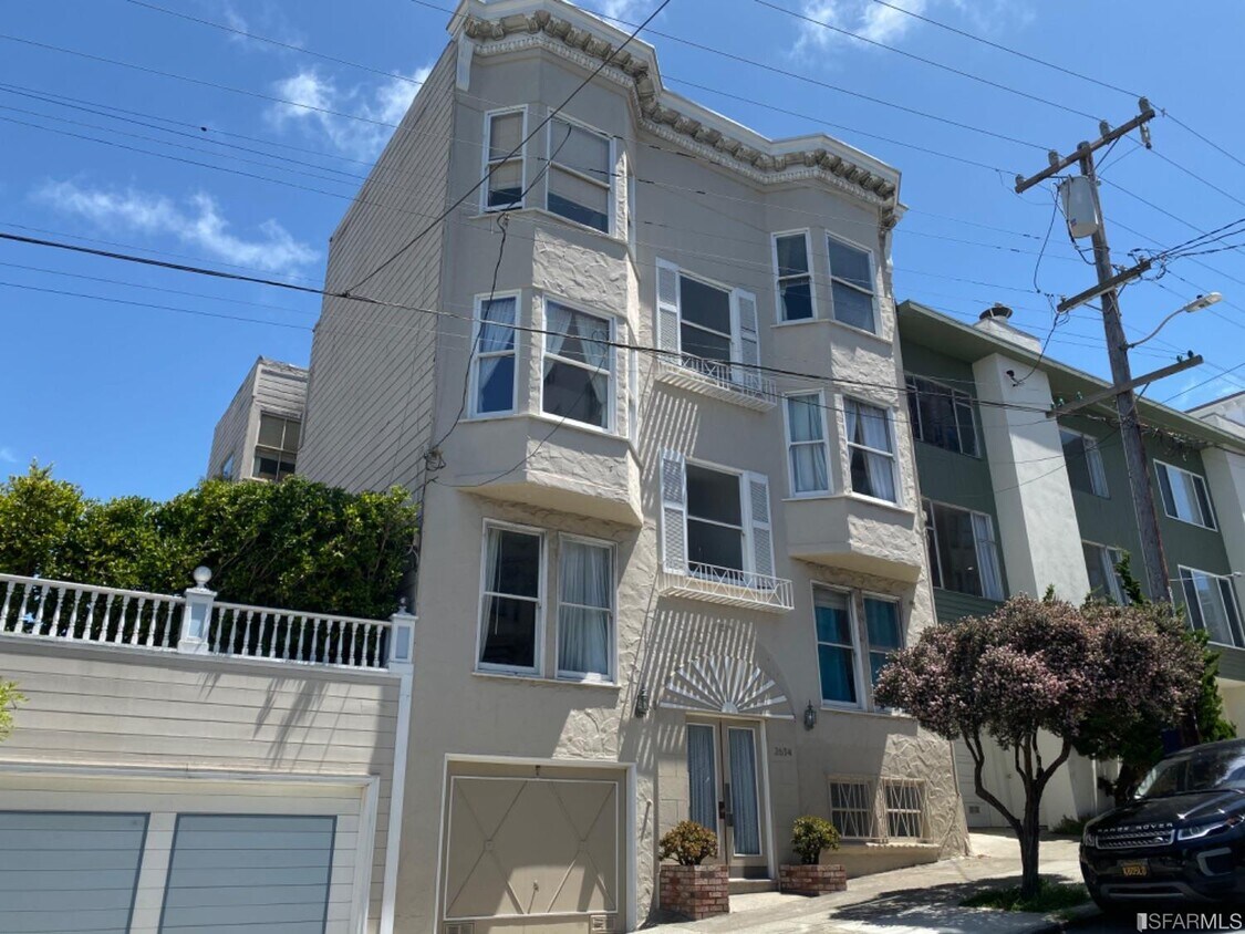Primary Photo - 2634 Octavia St