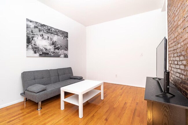 Foto del edificio - 334 E 94th St