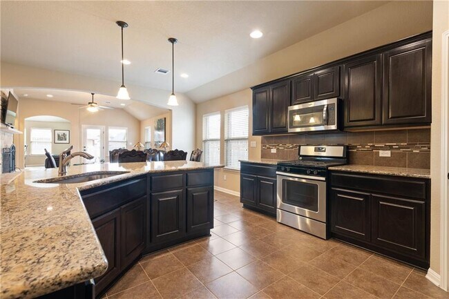 Foto del edificio - 5813 Arbia Ln