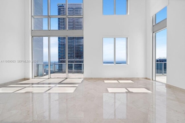 Building Photo - 1060 Brickell Ave