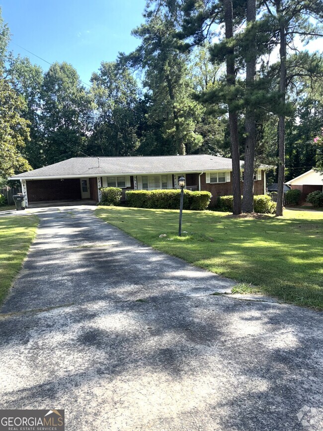 Building Photo - 1255 Angelia Dr SW