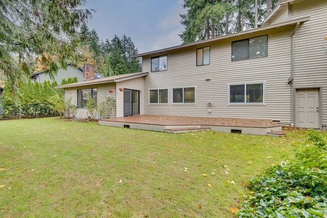 Building Photo - Beautifully Remodeled 4-Bedroom Home in Ke...
