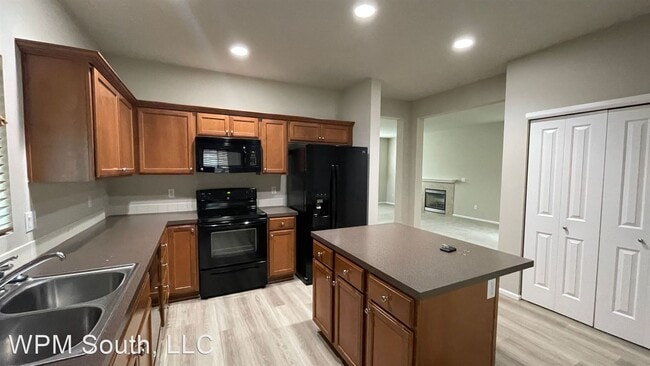 Building Photo - 3 br, 2.5 bath House - 16118 166th Ave SE
