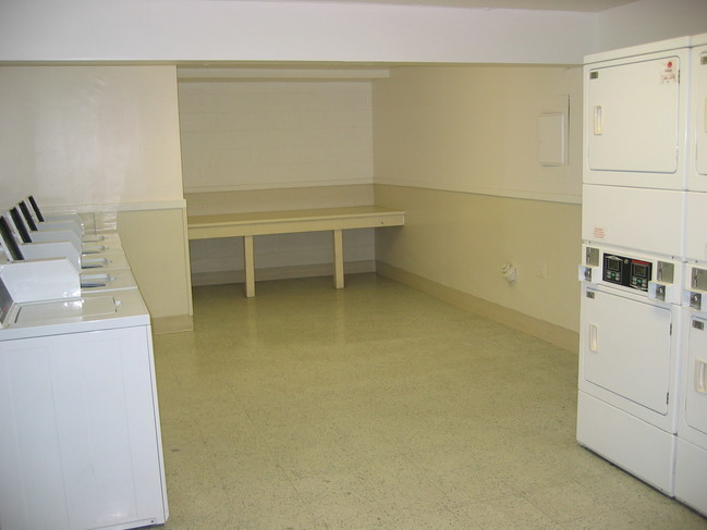 Laundry - Bay Vista Apartments