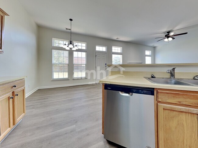 Foto del edificio - 3524 Stoney Garden Dr