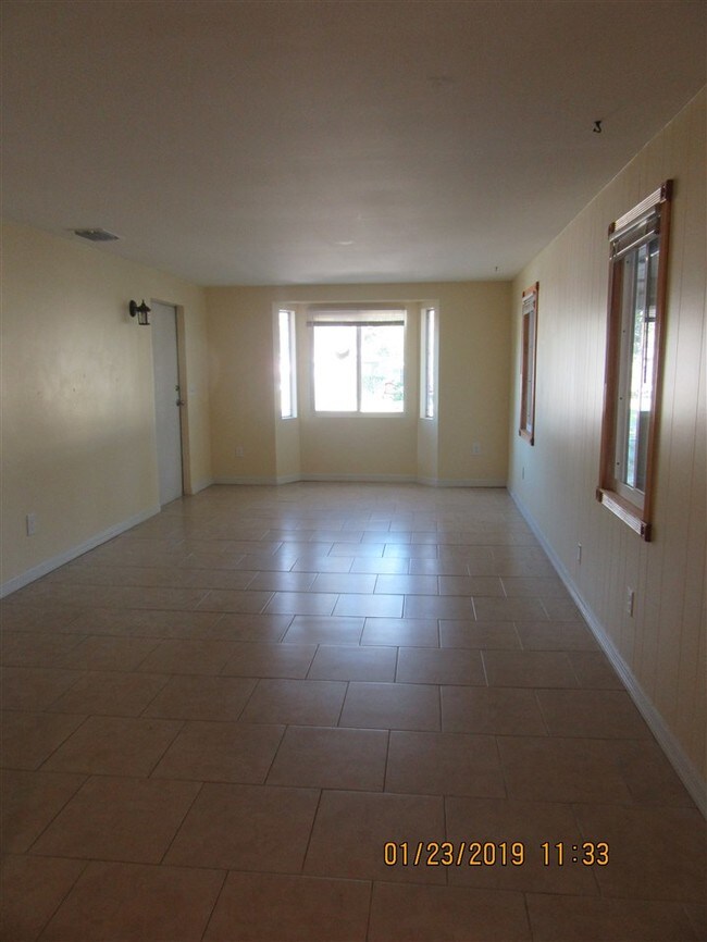 Building Photo - 85 Catalina Cir