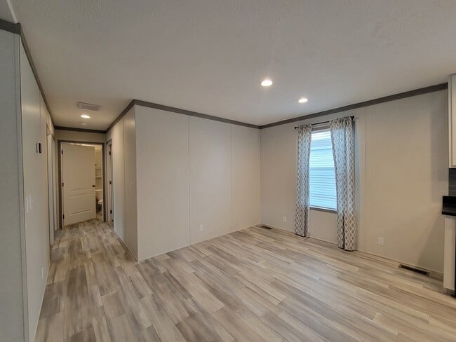 Building Photo - 3930 Auburn Ln